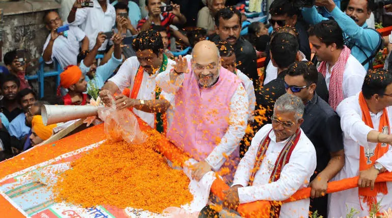 Violence Between BJP and TMC Congress Supporters in Kolkata