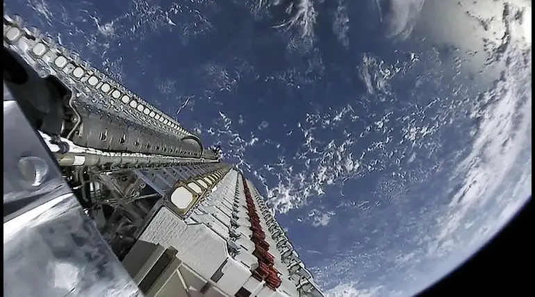 Your Vision of Elon Musk Starlink Satellite Train Would be Like This