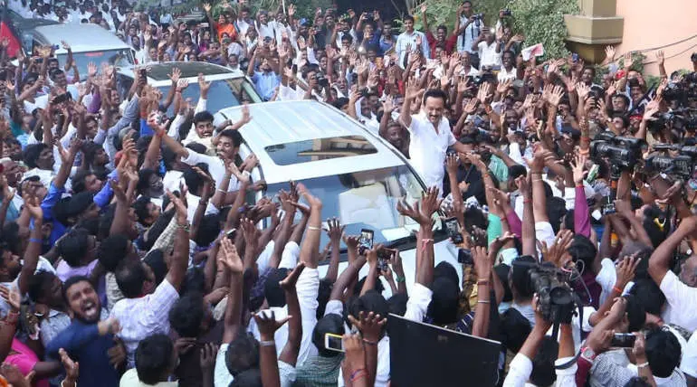 Anti AIADMK Wave helped DMK to Win MP Seats?