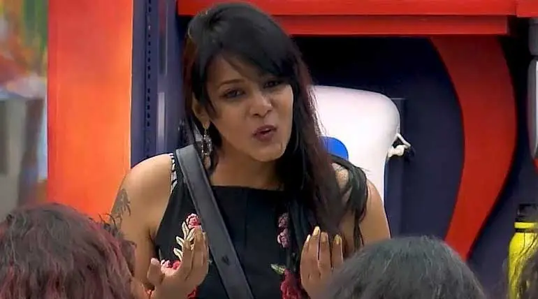 Bigg Boss 3 Tamil: Meera with Cheran and Sherin with Tharshan Highlights