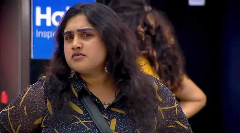 Bigg Boss 3 Tamil Friendliness and Hostility in Vanitha Team