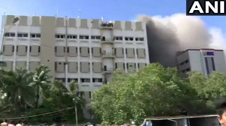 Mumbai MTNL Building Burning with People Trapped on Terrace