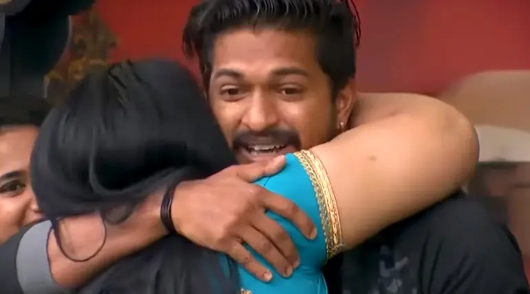 Family Time in Bigg Boss 3 Tamil House: Mugen Rao Mom and Sister Appeared