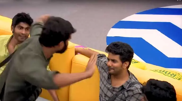 Kavin is beaten-up by his friend Video highlighting disappointments in Bigg Boss House