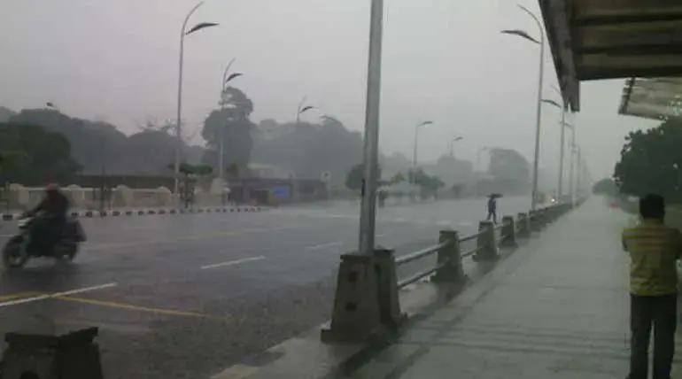 Continuous rainfall in Chennai and other districts; Tamil Nadu welcomes Northeast monsoon, finally.