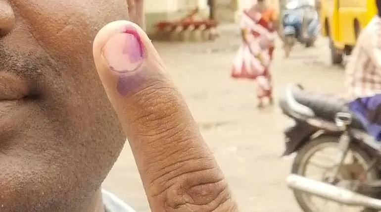 Increase in the percentage of voting in Vikravandi may help DMK to win?