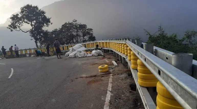 Roller Cross Barricades in Ooty-Kallati Road To Prevent Fatal Accidents