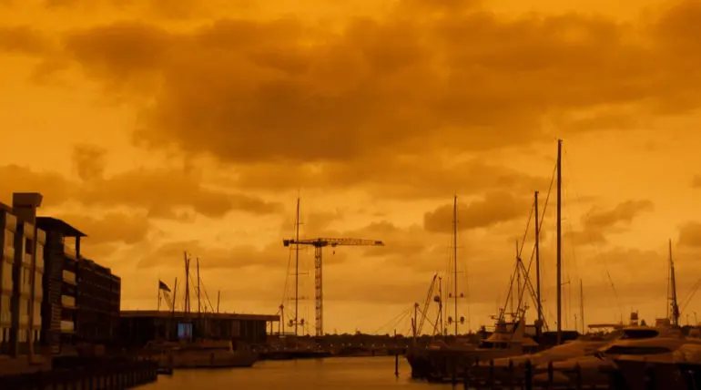 New Zealand Sky turns Orange Because of Bushfire in Australia