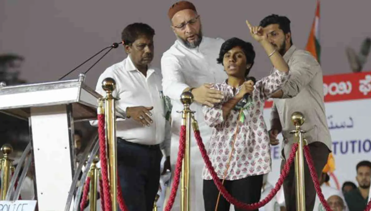 Woman Shouts Pro-Pakistan Slogan in the CAA Protest Headed by Asaduddin Owaisi