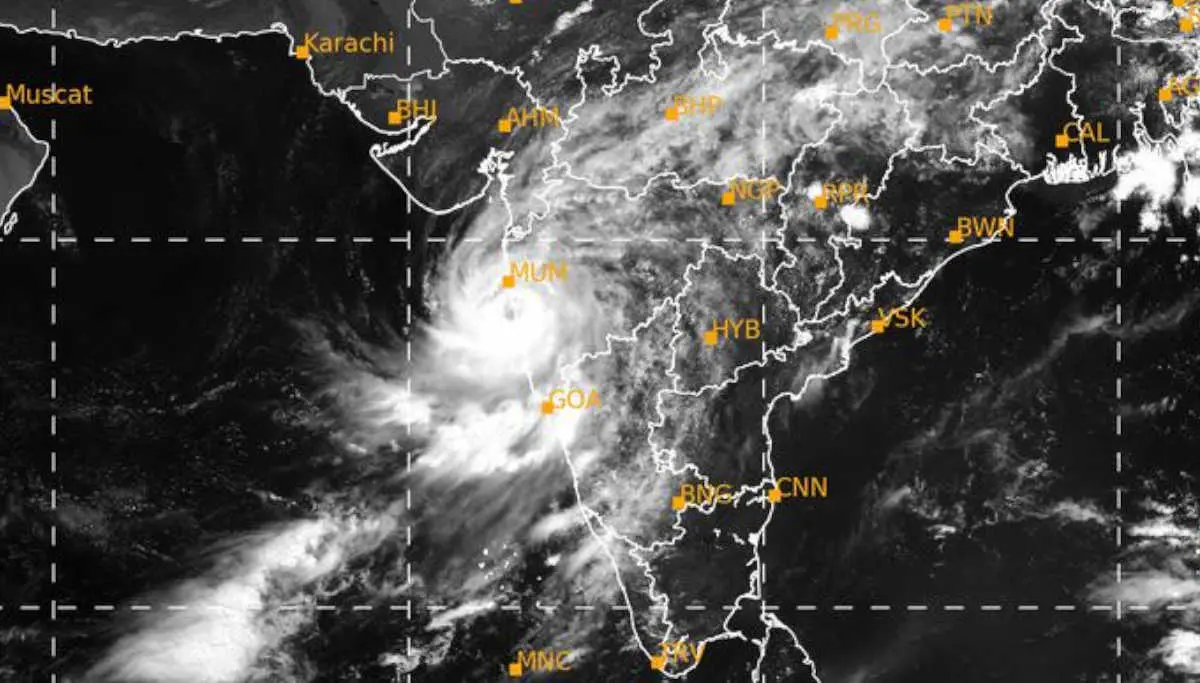 Cyclone Nisarga Update: 144 Imposed in Mumbai and Flights Canceled