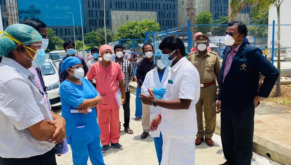 Tamil Nadu COVID19 infection cases cross two lakhs with the highest today of 6,988
