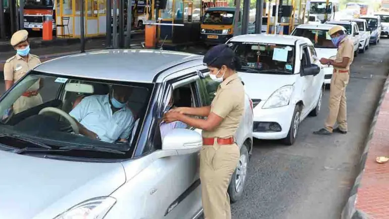 Traffic in Chennai Paranur toll gates due to E-pass Relaxations