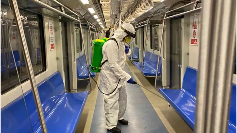 Metro Trains will Stop for 50 seconds - See in for CMRL Guidelines.