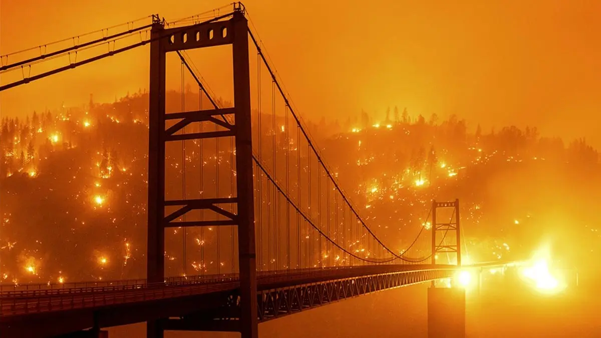 Wildfire kills three in California and destroys five towns in Oregon