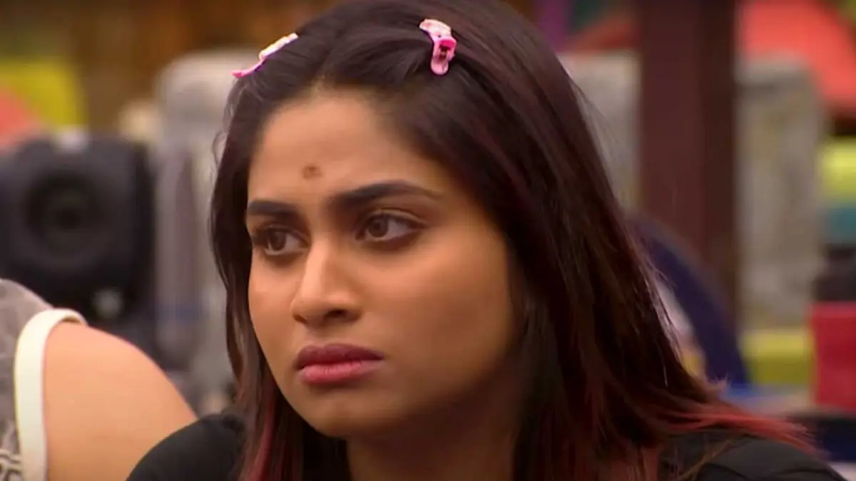 Shivani Cornered by housemates , Promo Highlights of Bigg boss Tamil 4