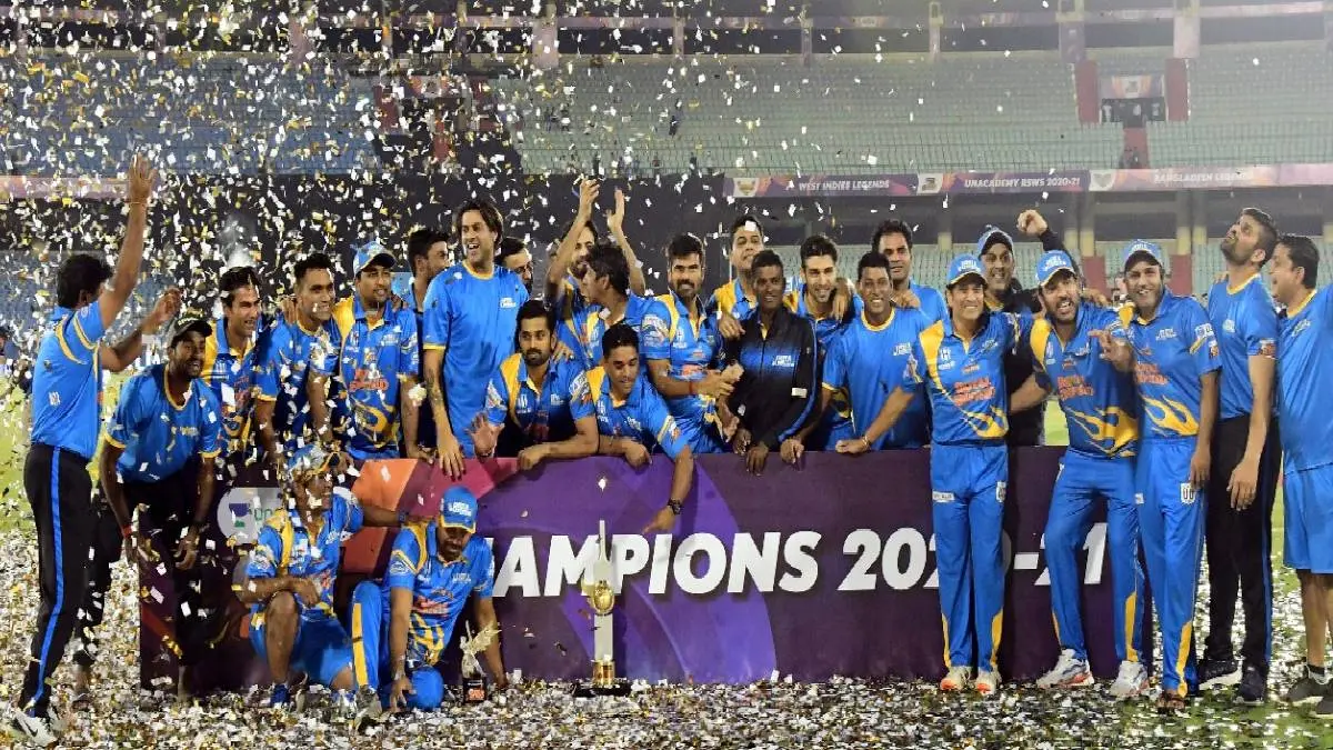 ICC Cricket: Dinesh Karthik Tweet on India Team