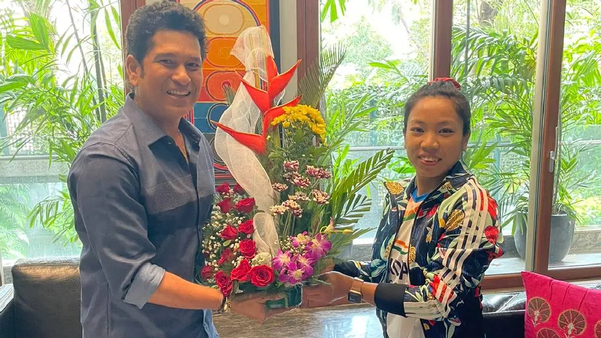 Olympic Champion Mirabai Chanu Meets Indian Cricketer Sachin Tendulkar