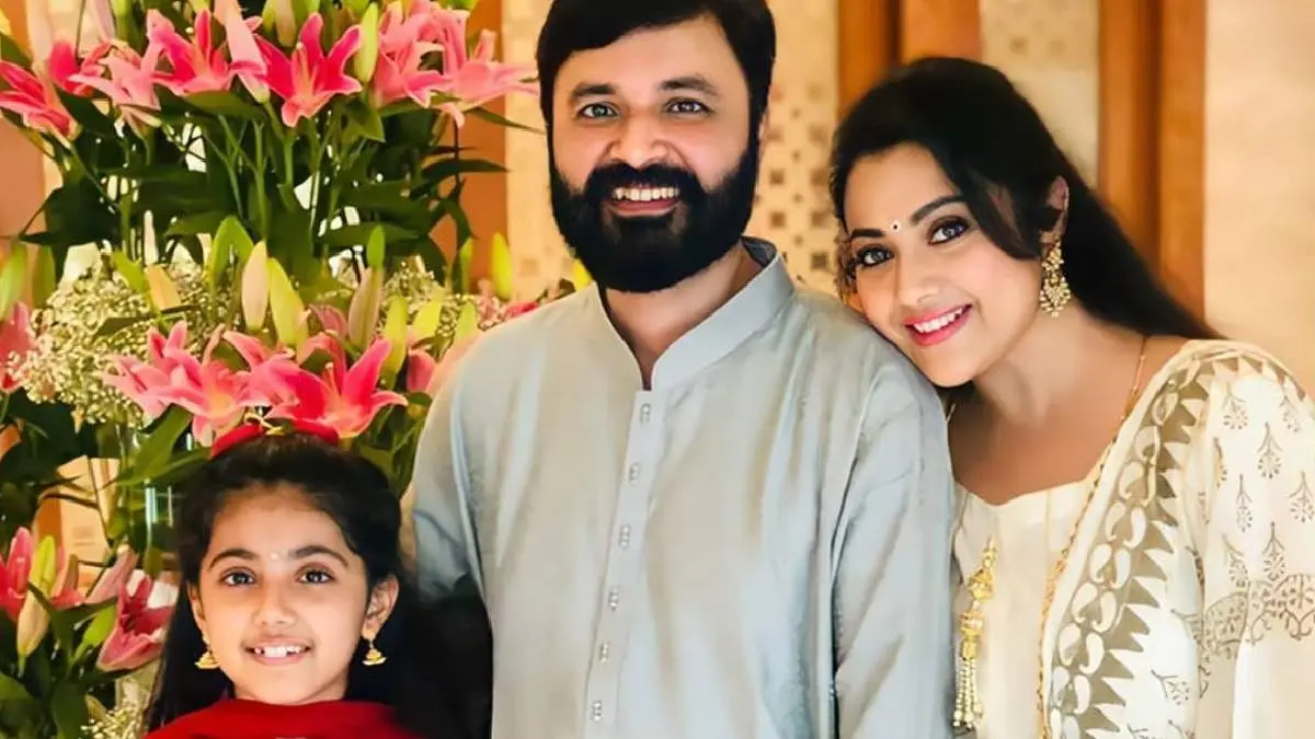 Actress Meena Husband Vidyasagar Death Due To Covid-19 Complications
