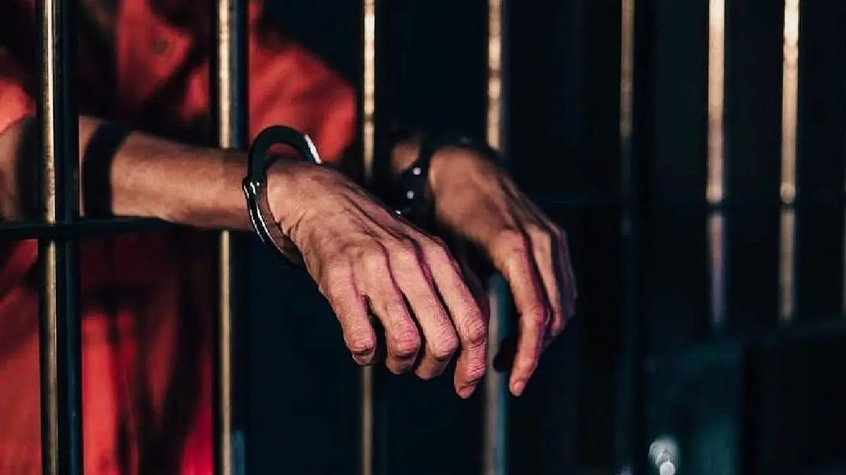 22 Year Old Girl Illegal Relationship With 40 year Man Police Arrest