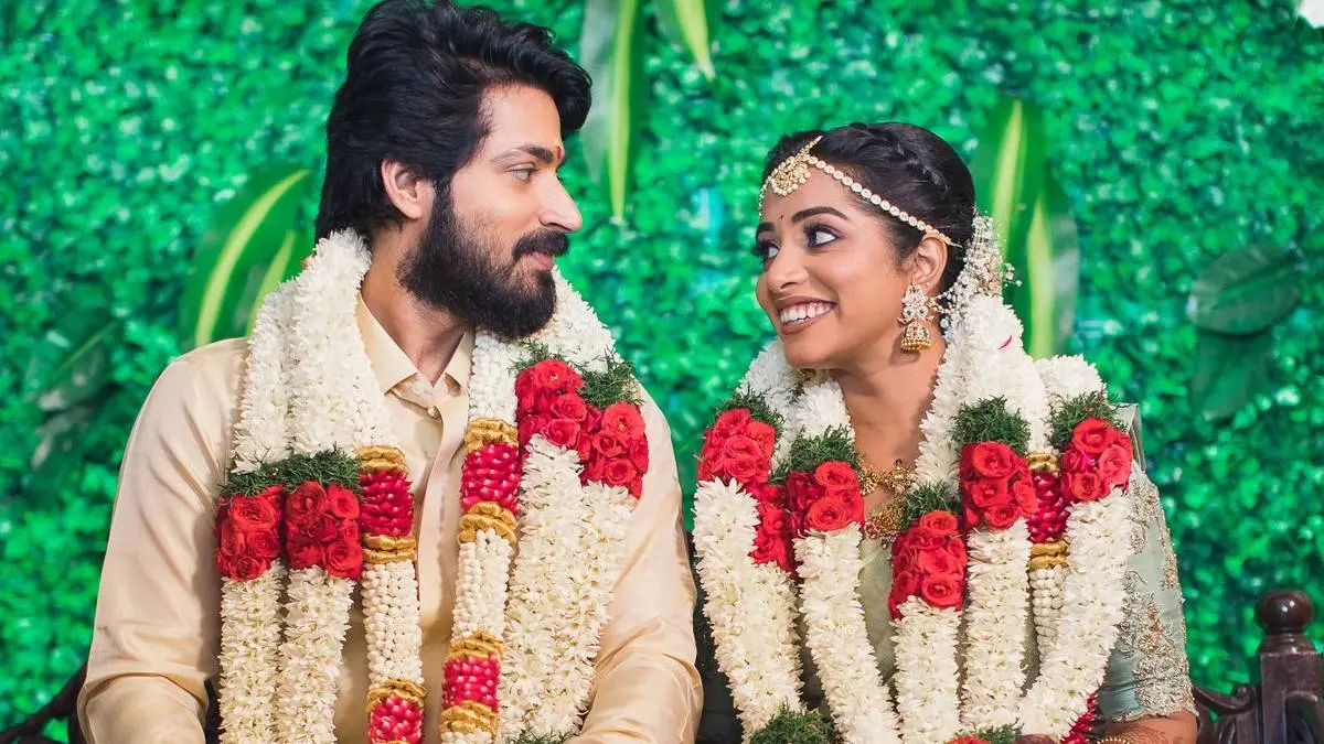 Actor Harish Kalyan and Narmada Udayakumar Marriage Photos Go Viral
