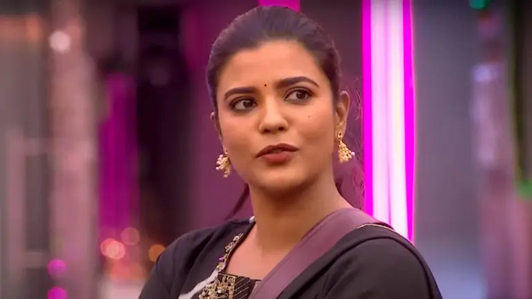 Aishwarya Rajesh Visits Bigg Boss House During Freeze Task