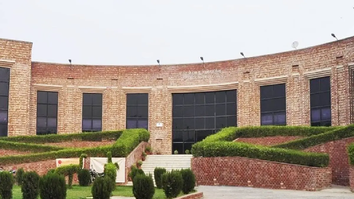 Delhi Jawaharlal Nehru University Attack On Tamil Students In Detail