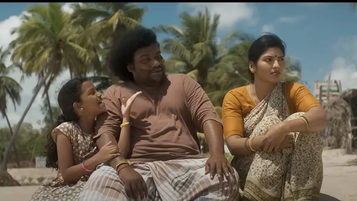 Bommai Nayagi Tamil Full Movie Review: Good Father Daughter Relation