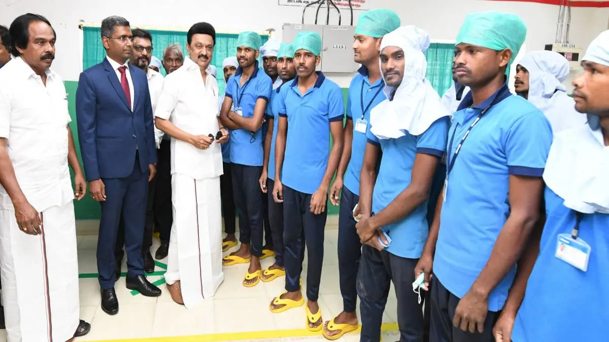 CM Stalin Met Migrant Workers In Person At Tirunelveli