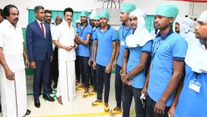 CM Stalin Met Migrant Workers In Person At Tirunelveli