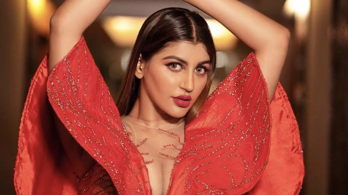 Chengalpattu Court Orders Arrest Warrant For Yashika Anand