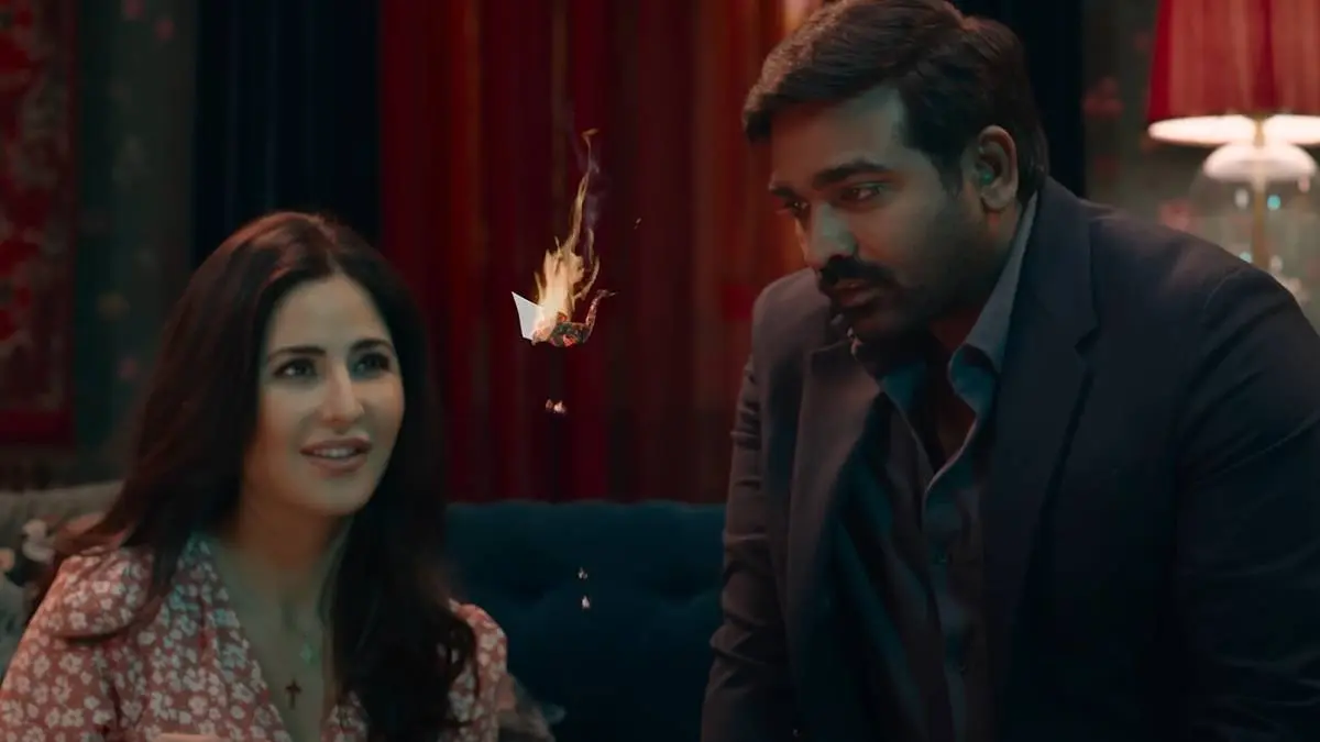 Merry Christmas Movie Starring Vijay Sethupathi Katrina Kaif Review