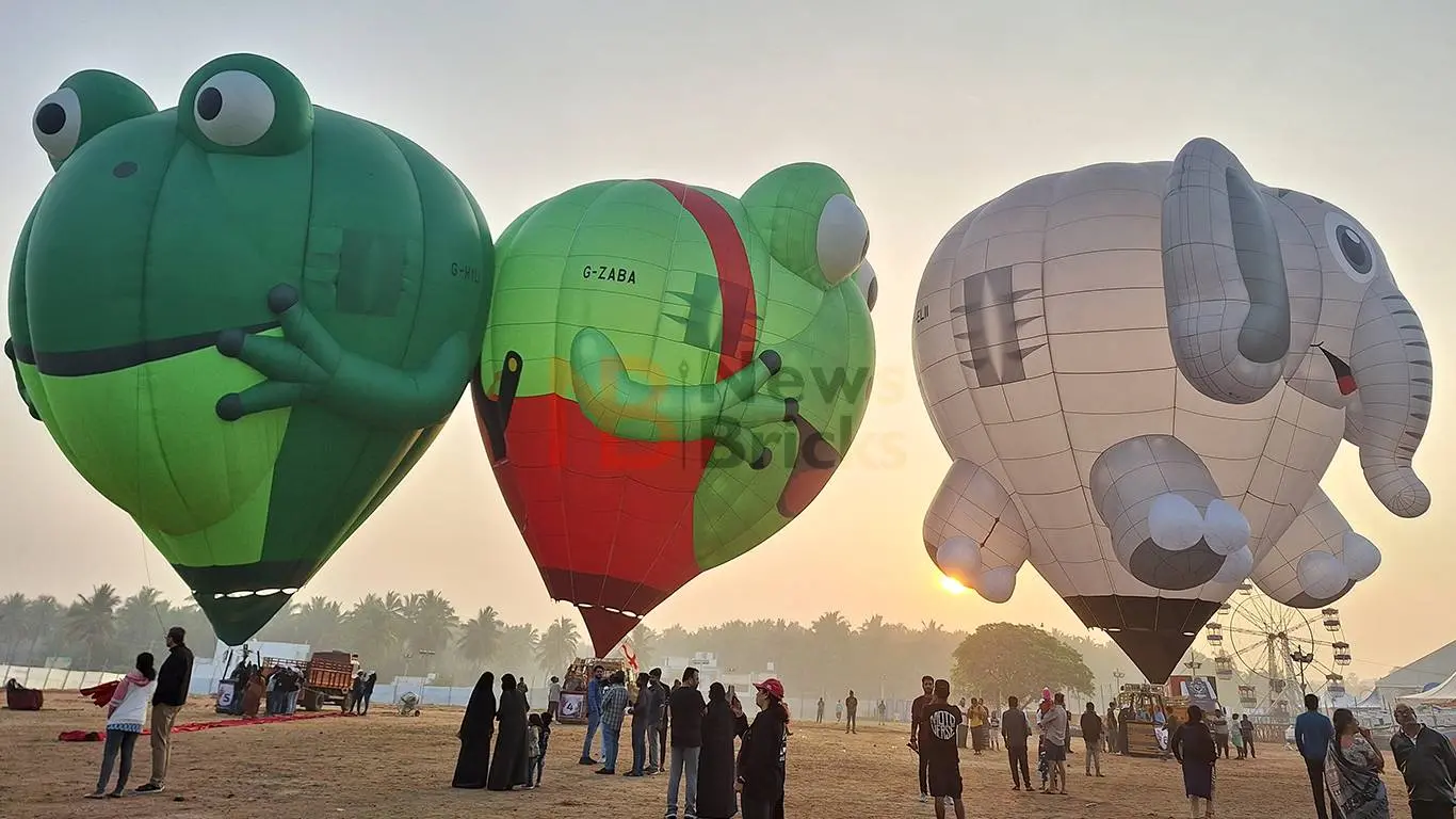 TNIBF Pollachi: Public Gathered To See Shape Hot Air Balloons Take Off