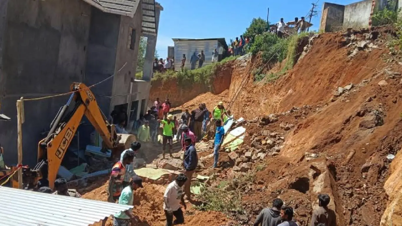 Ooty Building Collapse: 6 Women Workers Died And 5 Injured In Lovedale