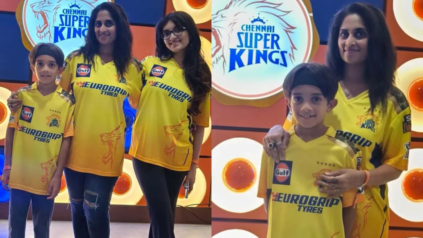 Actress Shalini Ajith Kumar With Children In CSK Jersey For IPL 2024