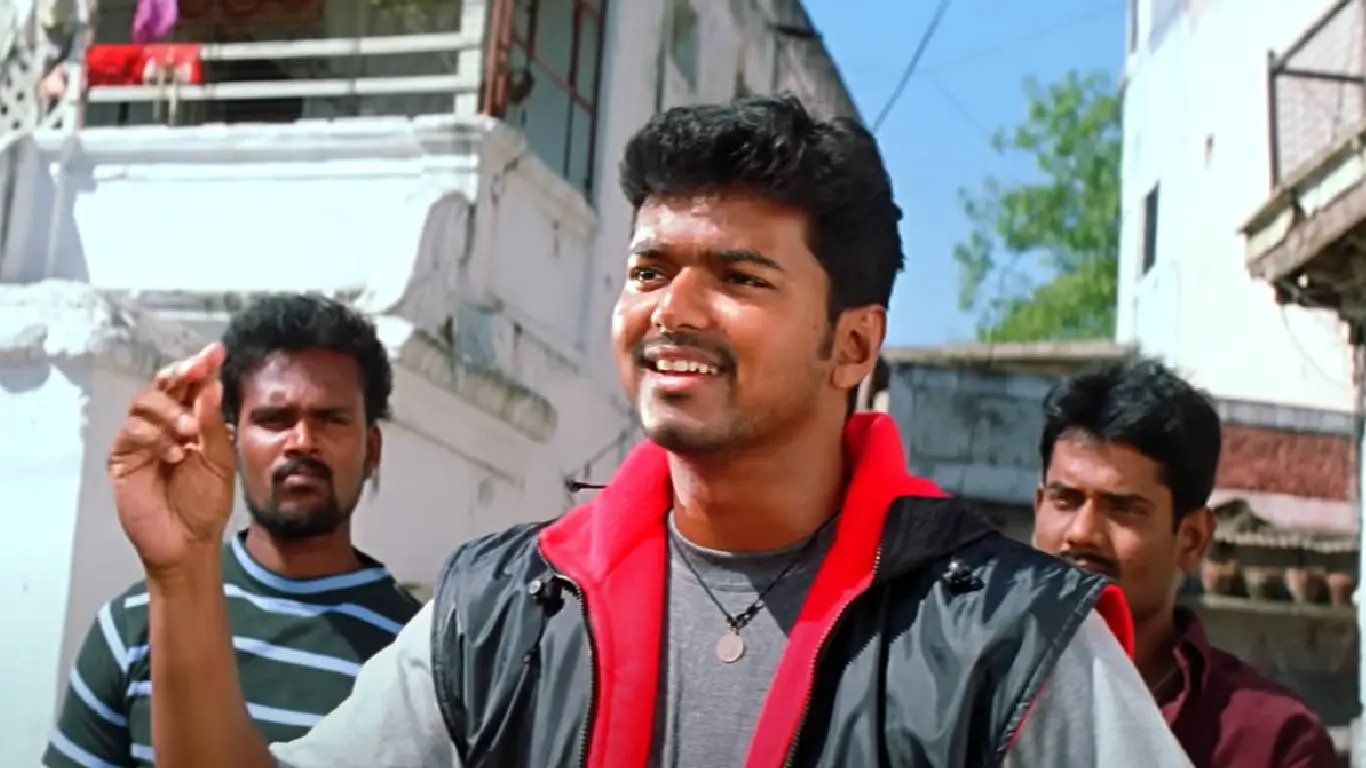 Ghilli Re-Release Turned Out As Festival Among Thalapathy Fans