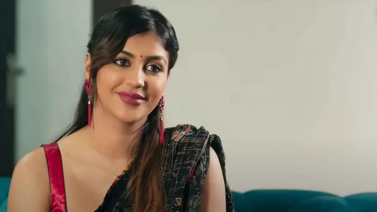 Padikkadha Pakkangal (2024) Movie Review Starring Yashika Anand