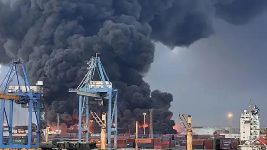 Kuwaiti Oil Tanker Hit Suspected Iranian Strike Near Dubai