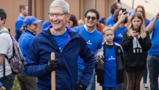 Tim Cook, Apple's CEO steps down and is being shifted to Executive Chairman