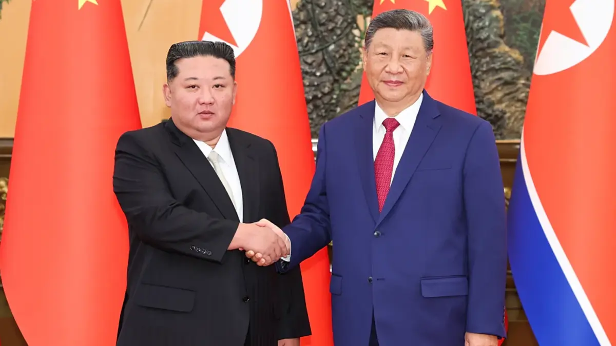 XI Jinping meets North Korea President