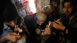 People using drugs / Representation