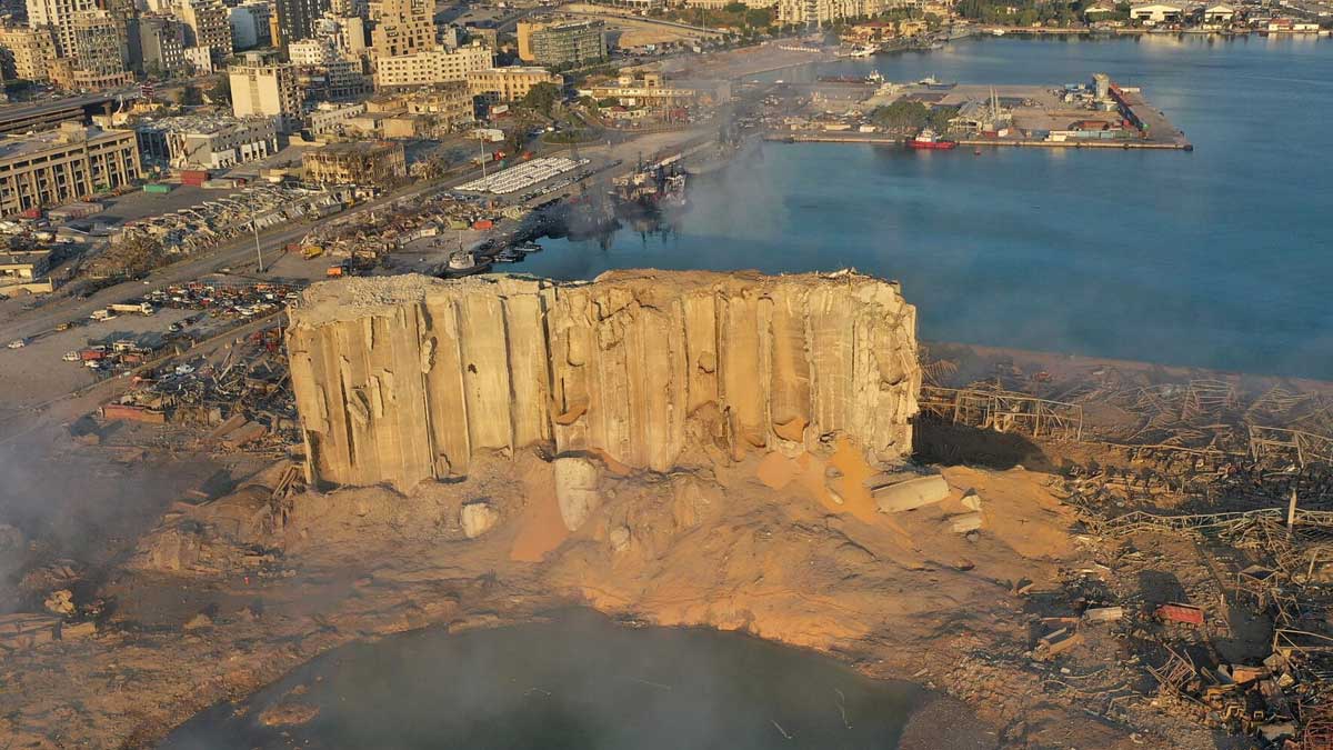 Beirut blast - search on for 100 trapped after 100 dead